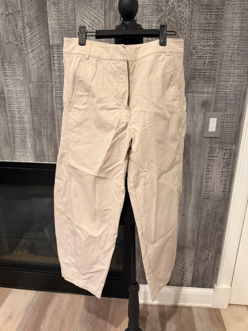 Abercrombie & Fitch Tan Wide-Leg Barrel Pants - size 27R